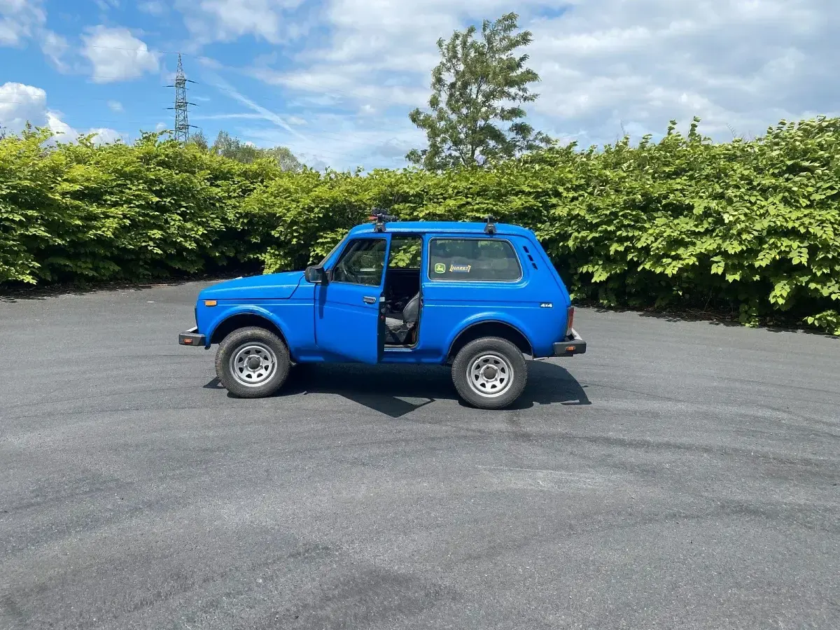 Gebraucht Lada niva 82 PS (60 kW) 2007 Blau SUV