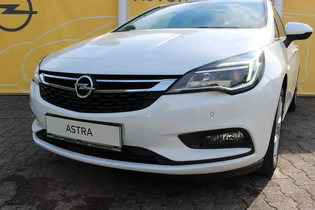 Gebraucht Opel Astra 125 PS (91 kW) 2018 Weiß Limousine