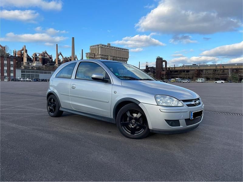Silber Gebraucht 2005 Opel Corsa Kleinwagen | 850 € (Superpreis) - Bild 1/4
