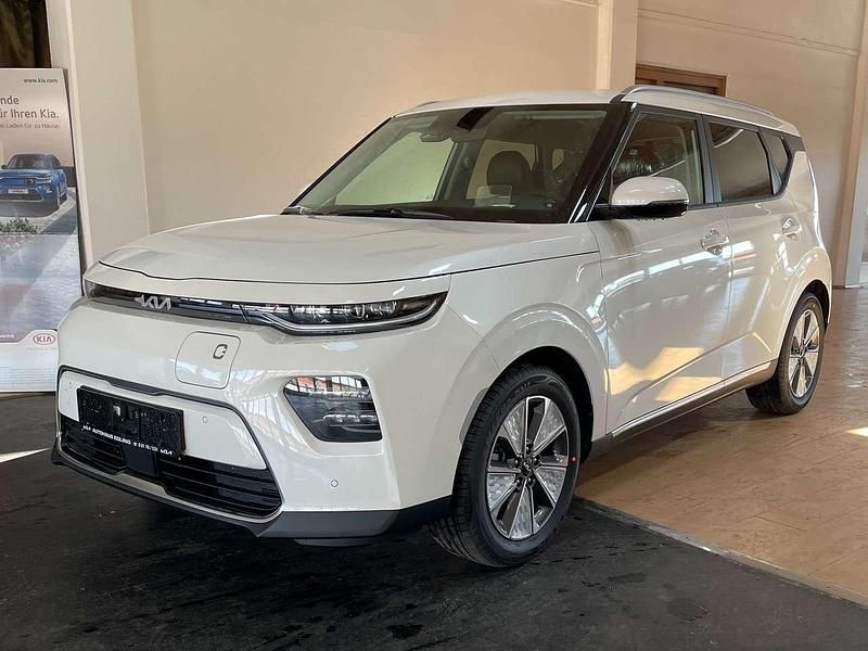 Snow white pearl Gebraucht 2024 Kia Soul EV Inspiration SUV | 33.990 € (Fairer Preis) - Bild 1/4