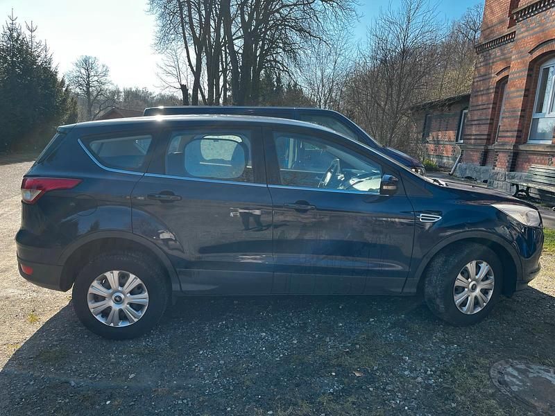 Gebraucht Ford Kuga 150 PS (110 kW) 2014 Blau SUV