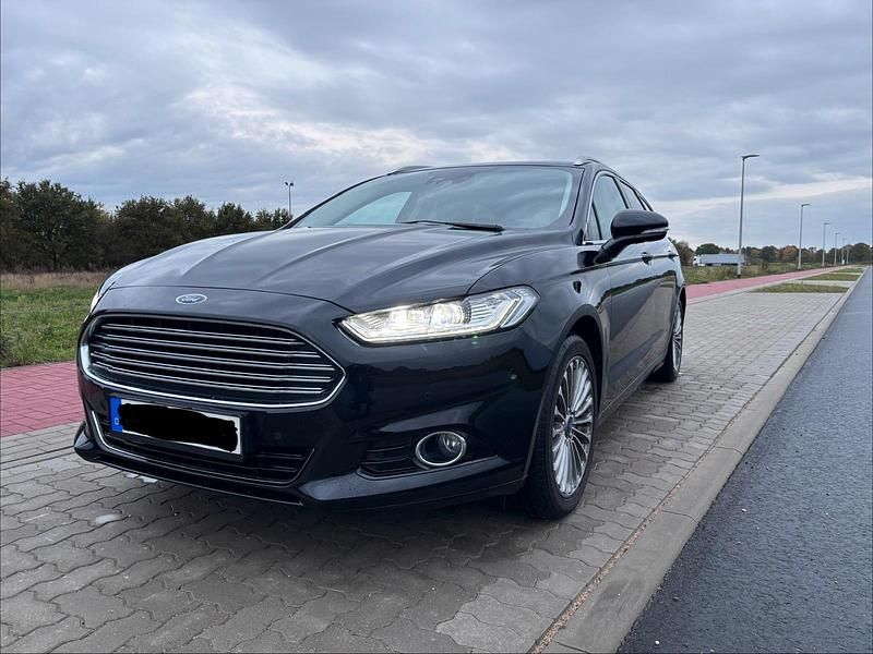 Gebraucht Ford Mondeo Titanium 179 PS (131 kW) 2017 Schwarz Kombi