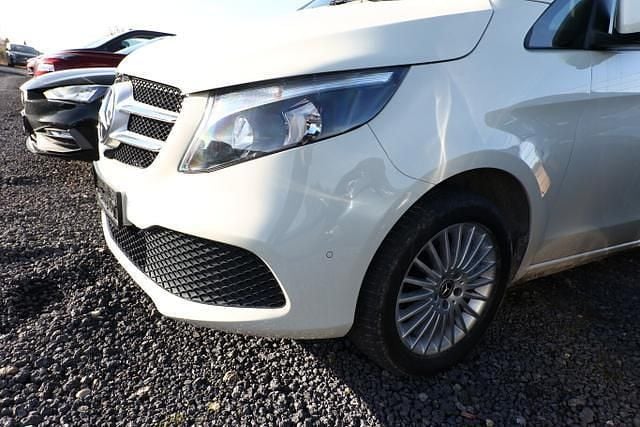 Gebraucht Mercedes V220 163 PS (119 kW) 2021 Kieselgrau kieselgrau Van / Kleinbus