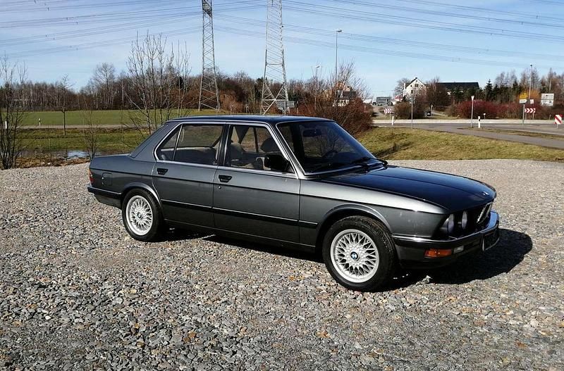 Gebraucht BMW 525 122 PS (89 kW) 1986 Limousine