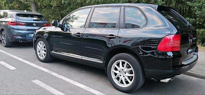 Schwarz Gebraucht 2008 Porsche Cayenne SUV | 10.500 € (Etwas zu teuer) - Bild 1/4