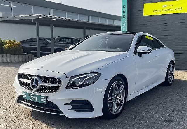 Weiß Gebraucht 2018 Mercedes E200 AMG line Coupé | 28.970 € (Fairer Preis) - Bild 1/4