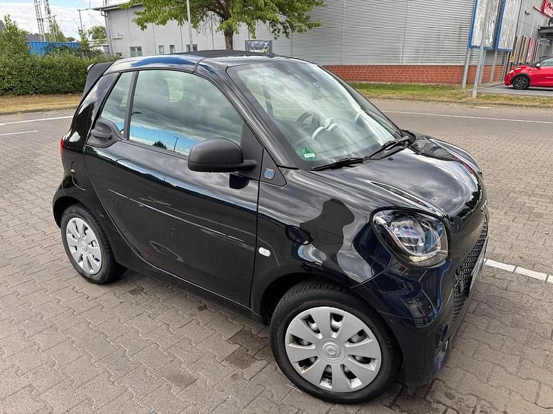 Schwarz Gebraucht 2020 Smart ForTwo Electric Drive Cabrio | 9.200 € (Fairer Preis) - Bild 1/4
