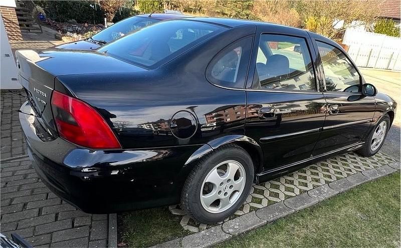 Gebraucht Opel Vectra 115 PS (84 kW) 2000 Schwarz Limousine