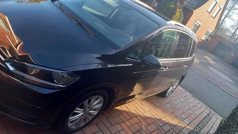 Gebraucht VW Touran 150 PS (110 kW) 2020 Schwarz Van / Kleinbus