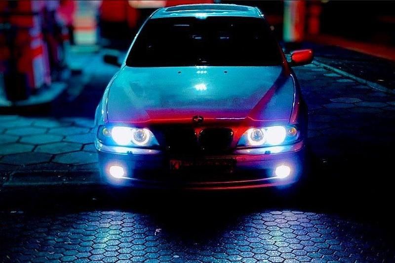 Silber Gebraucht 2001 BMW 520 Lifestyle Limousine | 8.000 € (Teuer) - Bild 1/4