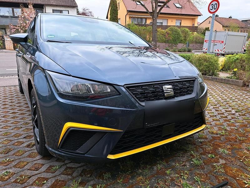 Grau Gebraucht 2021 Seat Ibiza Beats Limousine | 14.999 € (Guter Preis) - Bild 1/4