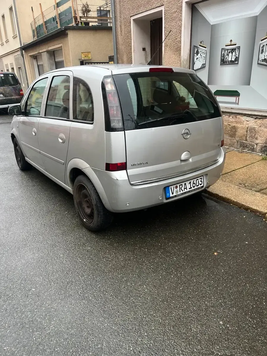 Second-hand Opel Meriva 105 CP (77 kW) 2007 Argintiu Monovolum