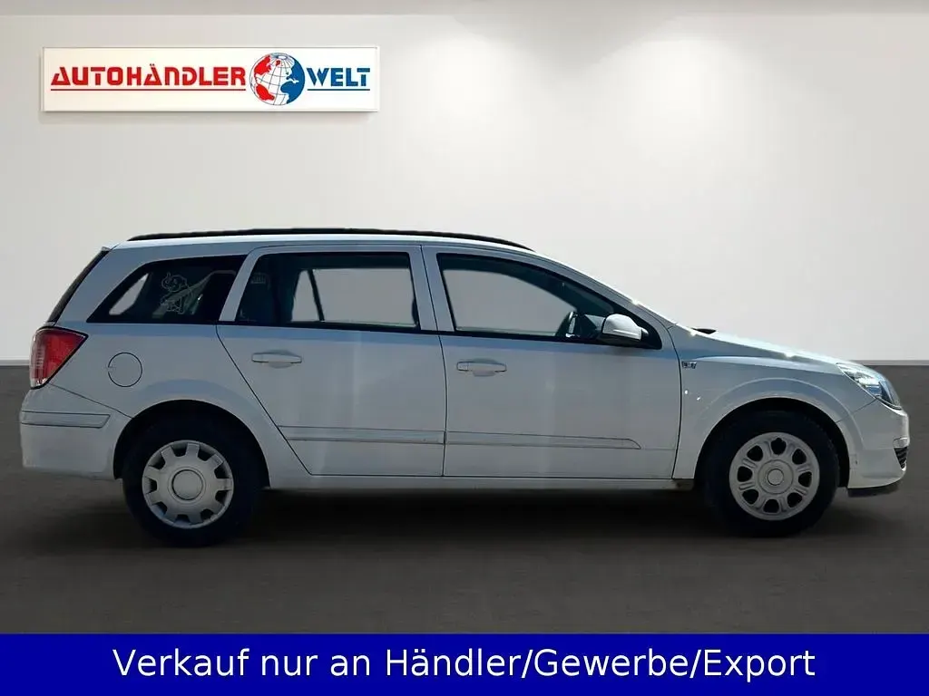 Używany Opel Astra 90 KM (66 kW) 2004 Biały Kombi