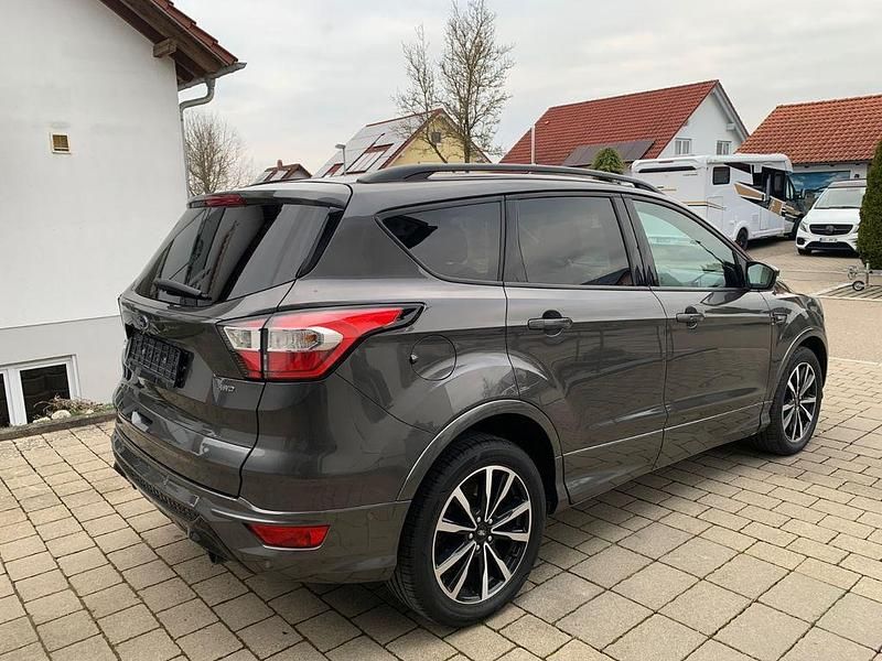 Gebraucht Ford Kuga ST-Line 179 PS (131 kW) 2019 Grau SUV