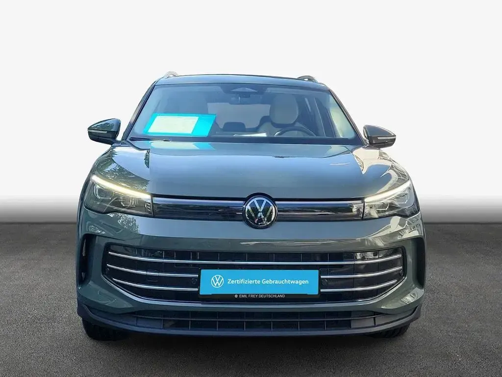 Gebraucht VW Tiguan Elegance 150 PS (110 kW) 2025 Grün SUV
