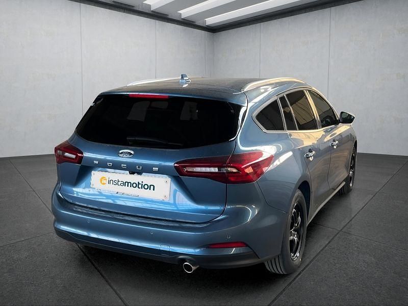 Neu Ford Focus Titanium 155 PS (114 kW) 2025 Blau Kombi