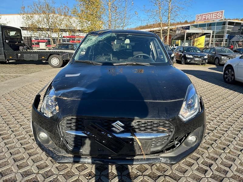 Gebraucht Suzuki Swift 83 PS (61 kW) 2023 Schwarz Kleinwagen