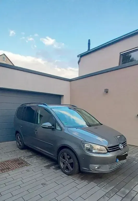 Gebraucht VW Touran 140 PS (102 kW) 2011 Braun Van / Kleinbus