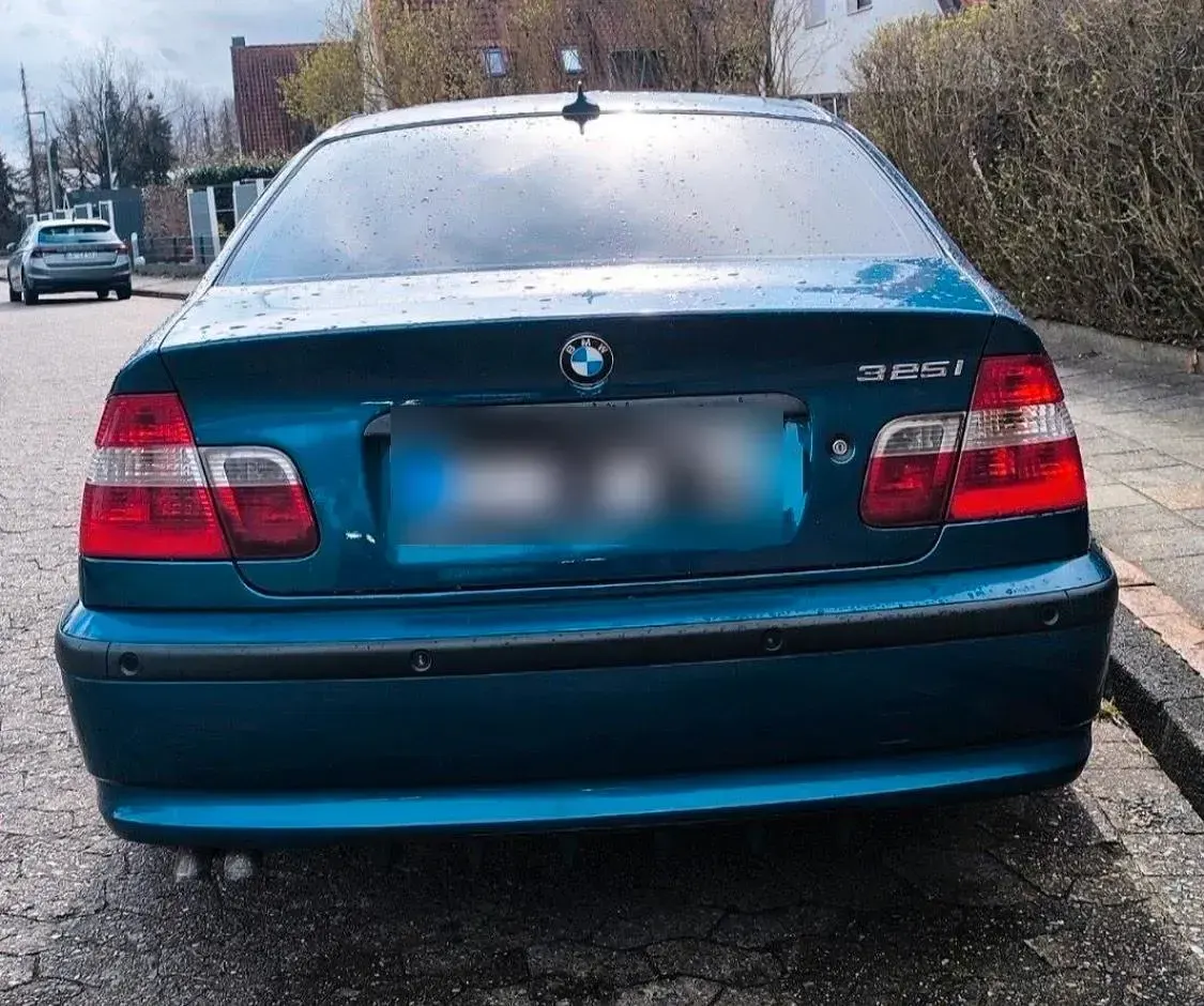 Używany BMW 325 Basis 192 KM (141 kW) 2002 Niebieski Sedan/Limuzyna