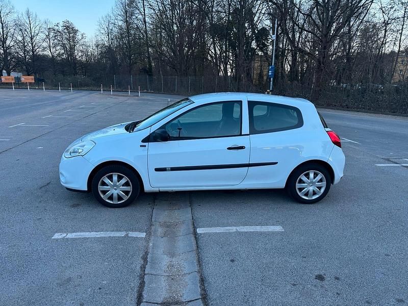 Gebraucht Renault Clio IV 75 PS (55 kW) 2012 Weiß Kleinwagen