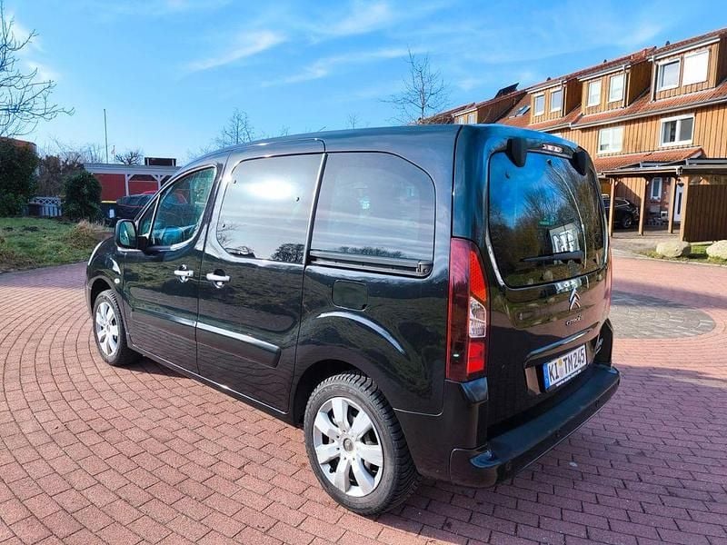 Gebraucht Citroën Berlingo PureTech 110 PS (80 kW) 2018 Schwarz Van / Kleinbus