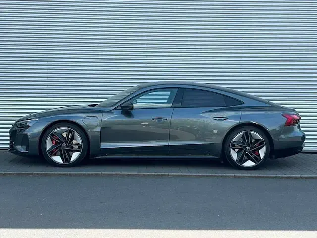 Gebraucht Audi e-tron GT quattro Premium 439 kW (598 PS) 2022 Daytonagrau perleffekt Limousine