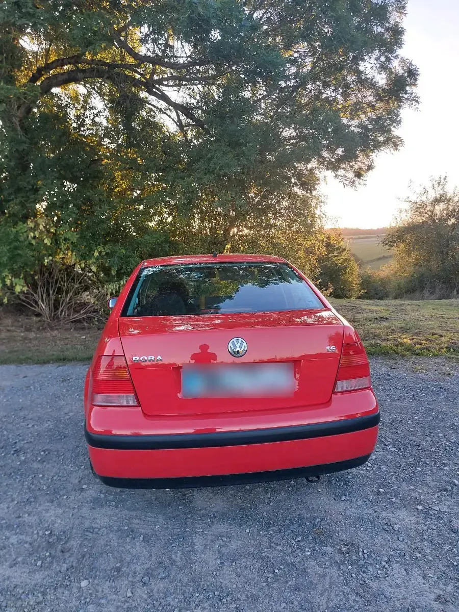 Brugt VW Bora 101 HK (74 kW) 1999 Rød Sedan