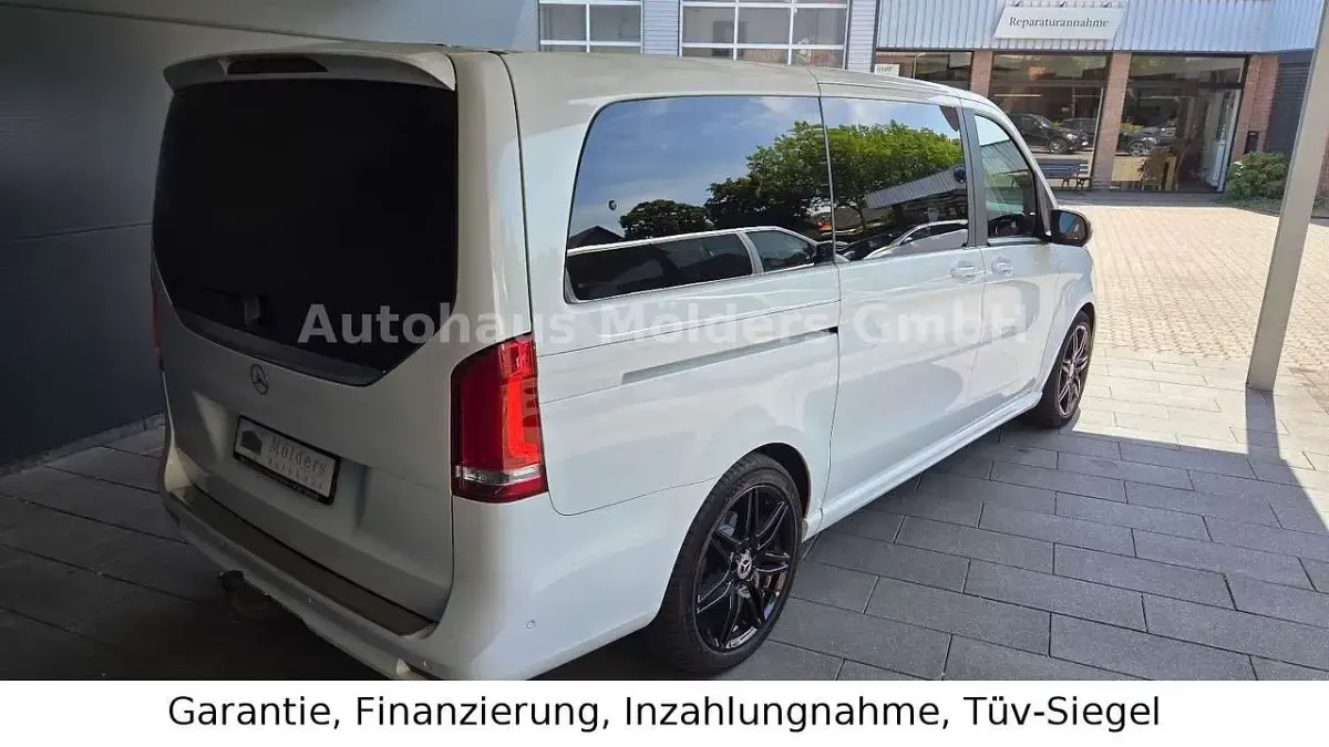 Gebraucht Mercedes V300 AMG 237 PS (174 kW) 2023 Bergkristallweiß Van / Kleinbus