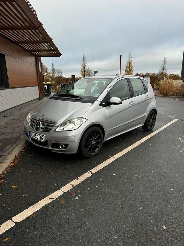 Silber Gebraucht 2008 Mercedes A200 Limousine | 6.000 € (Etwas zu teuer) - Bild 1/4