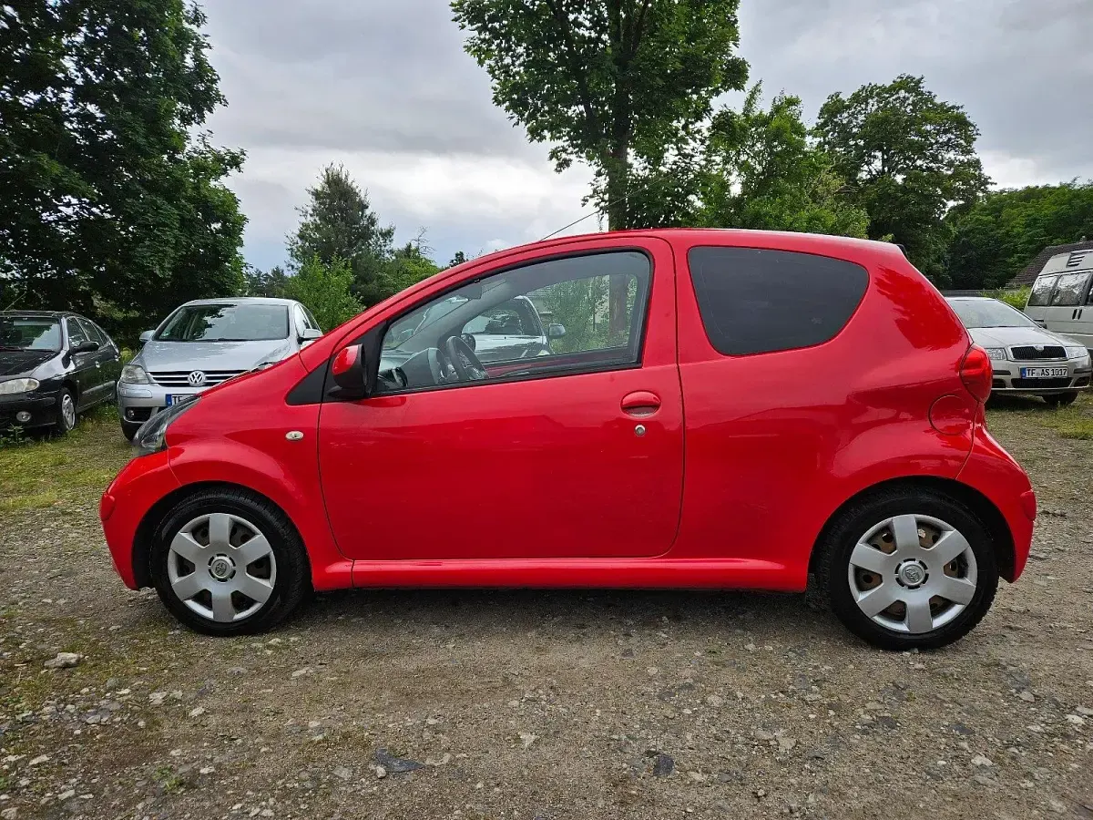 Gebraucht Toyota Aygo Cool 68 PS (50 kW) 2007 Super red 5 Kleinwagen