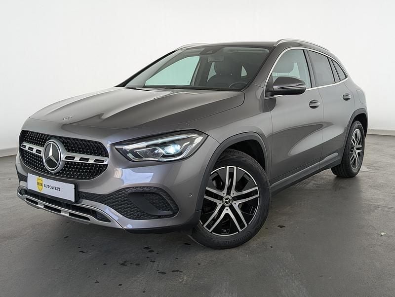 Gebraucht Mercedes GLA200 Progressive 163 PS (119 kW) 2020 Mountaingrau SUV