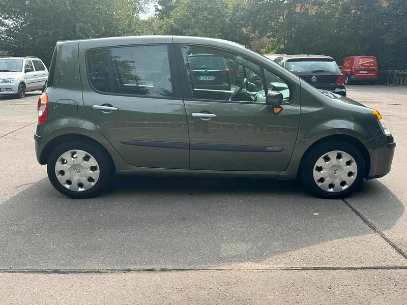 Grün Gebraucht 2005 Renault Modus Van / Kleinbus | 3.200 € (Etwas zu teuer) - Bild 1/4