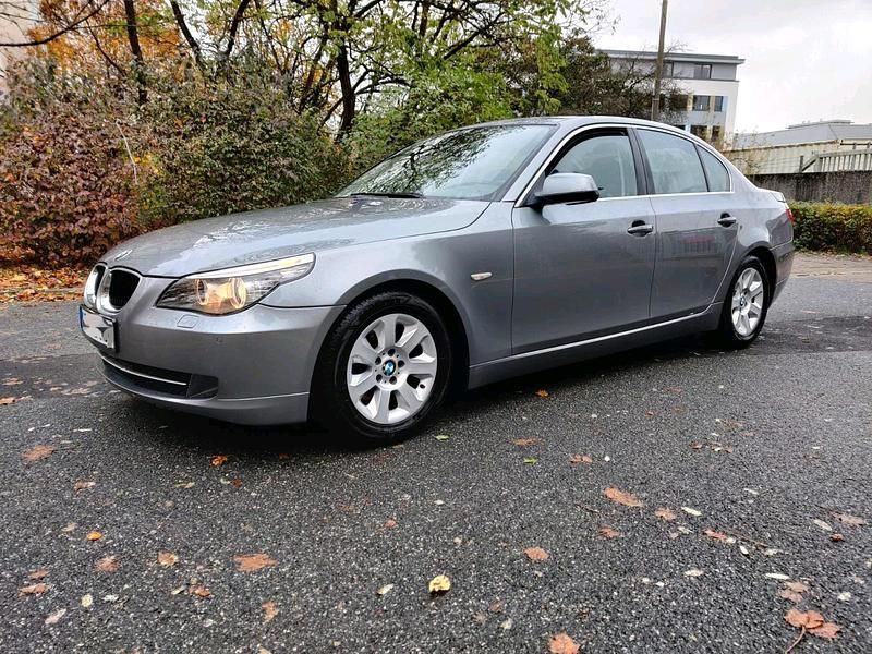 Gebraucht BMW 523 190 PS (139 kW) 2009 Grau Limousine