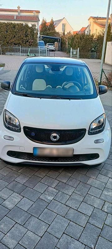 Gebraucht Smart ForFour Electric Drive Passion 60 kW (82 PS) 2018 Weiß Kleinwagen