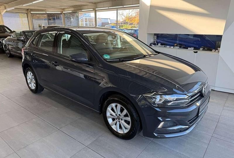 Grau Gebraucht 2021 VW Polo Comfortline Kleinwagen | 13.890 € (Fairer Preis) - Bild 1/4