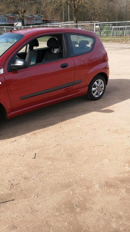 Gebraucht Chevrolet Aveo 84 PS (61 kW) 2009 Rot Kleinwagen