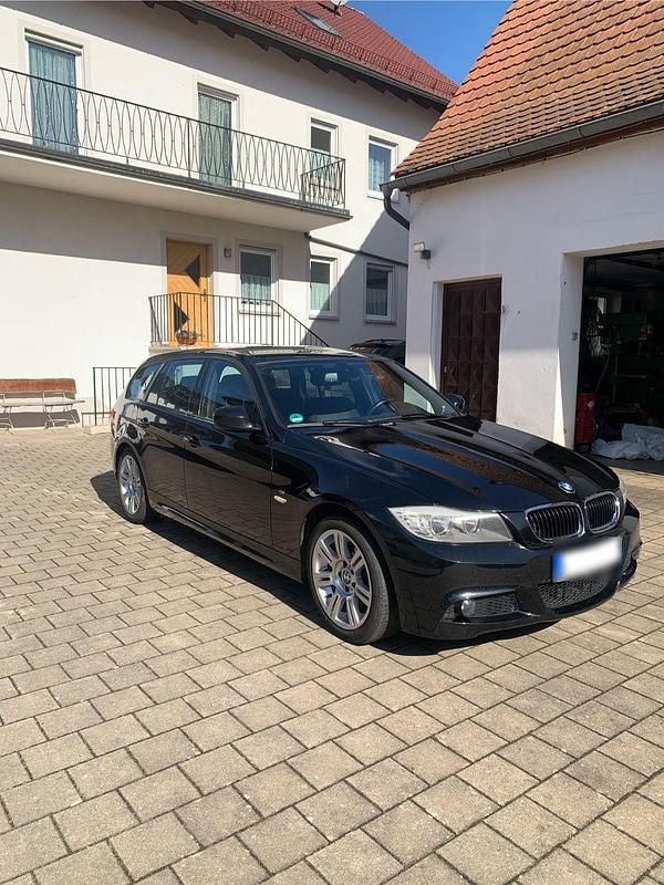 Gebraucht BMW 320 M Sport 184 PS (135 kW) 2011 Schwarz Kombi