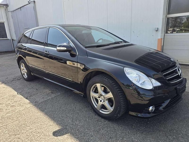 Schwarz Gebraucht 2010 Mercedes R320 Van / Kleinbus | 9.800 € (Fairer Preis) - Bild 1/4
