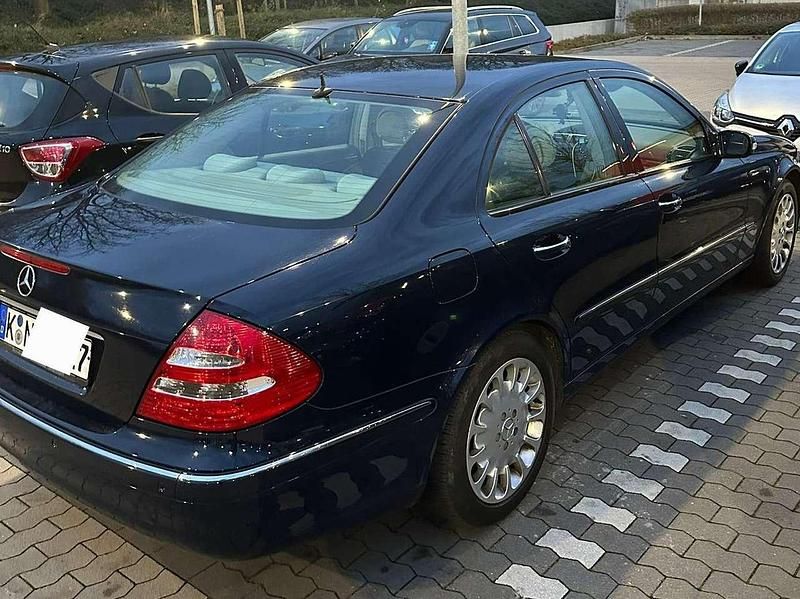 Gebraucht 2004 Mercedes E500 Elegance Limousine | 5.000 € (Guter Preis) - Bild 1/4
