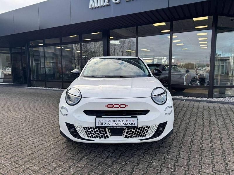 Neu Fiat 600E Red 114 kW (156 PS) 2025 Weiß SUV