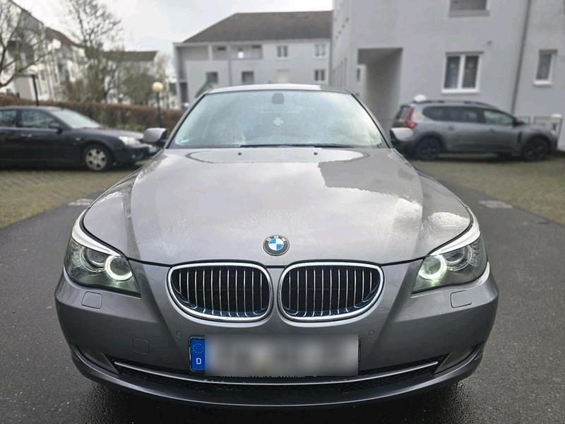 Gebraucht BMW 525 218 PS (160 kW) 2007 Grau Kombi