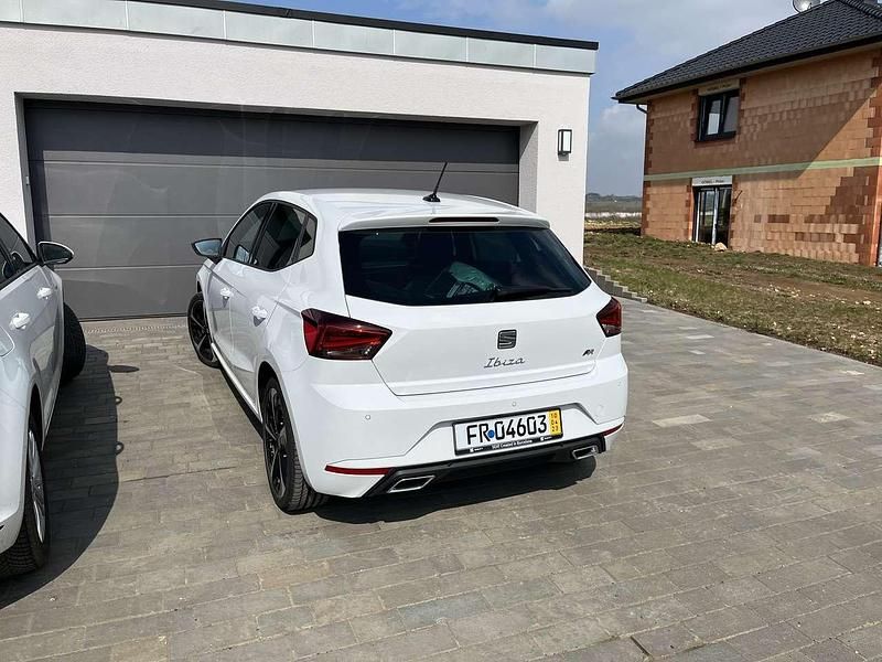 Gebraucht Seat Ibiza FR 90 PS (66 kW) 2022 Weiß Limousine