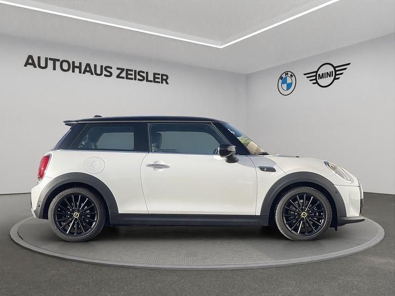 Gebraucht Mini Cooper SE Hatch 135 kW (184 PS) 2023 Weiß Kleinwagen