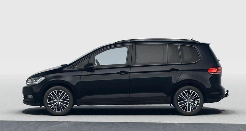 Neu VW Touran 150 PS (110 kW) 2026 Schwarz Van / Kleinbus