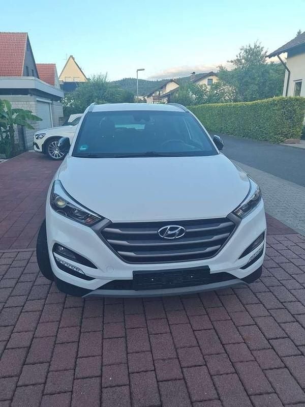 Weiß Gebraucht 2018 Hyundai Tucson Style SUV | 16.500 € (Superpreis) - Bild 1/4