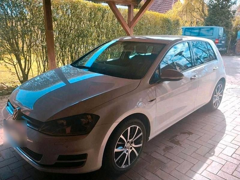 Gebraucht VW Golf VII 86 PS (63 kW) 2016 Weiß Limousine