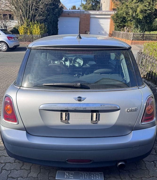 Usado Mini ONE 95 HP (69 kW) 2007 Prateado Citadino