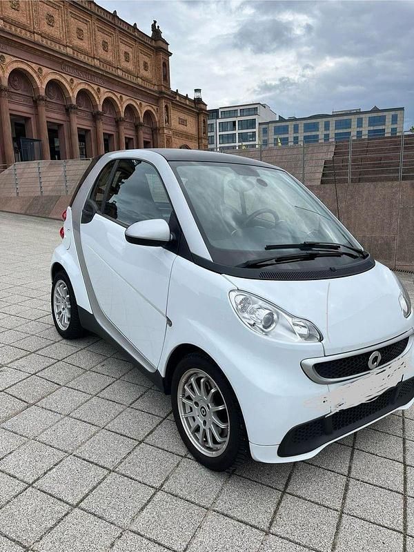 Weiß Gebraucht 2012 Smart ForTwo Coupé Pure Coupé | 4.150 € (Fairer Preis) - Bild 1/4