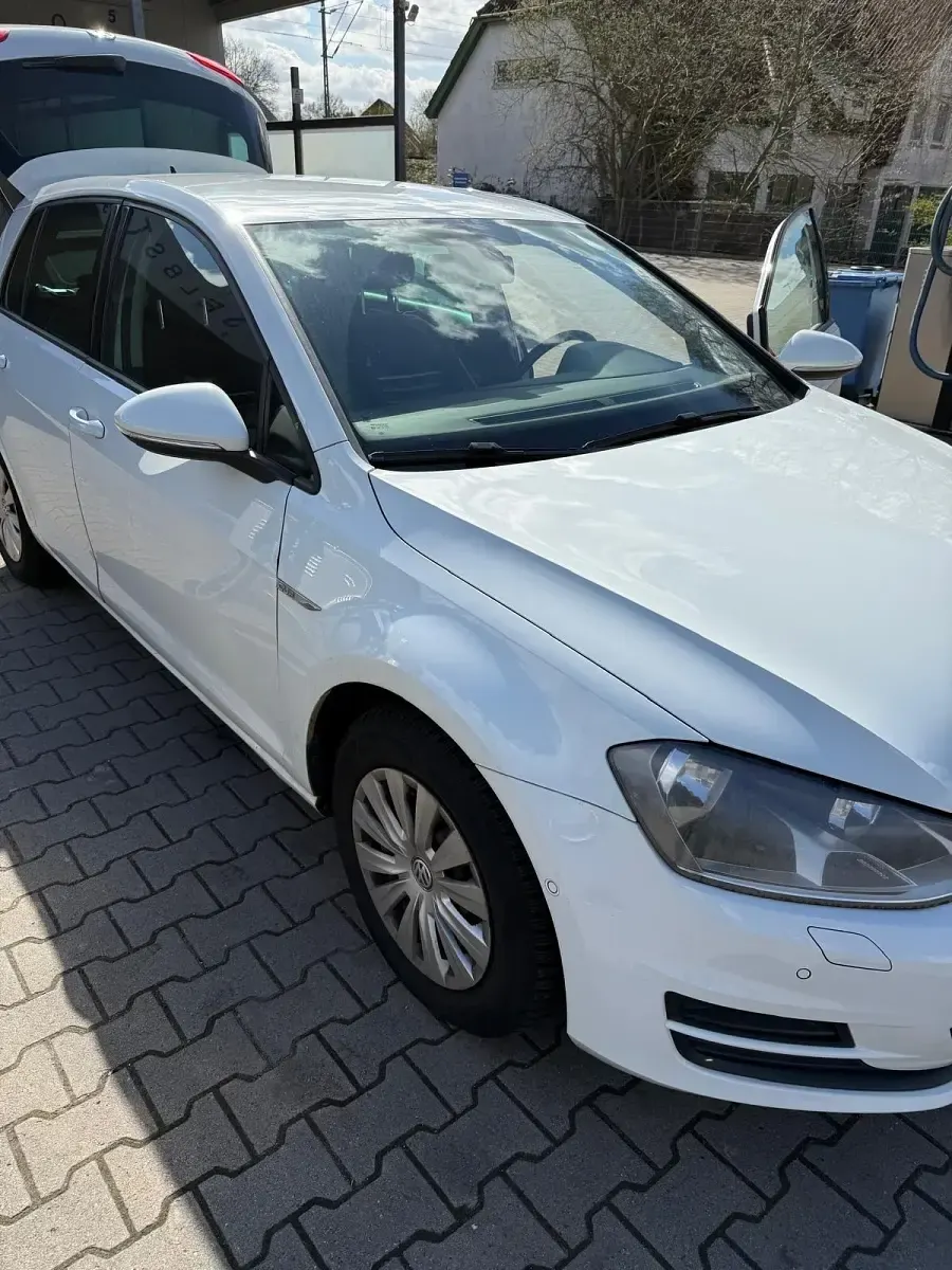 Gebraucht VW Golf VII 105 PS (77 kW) 2014 Weiß Limousine