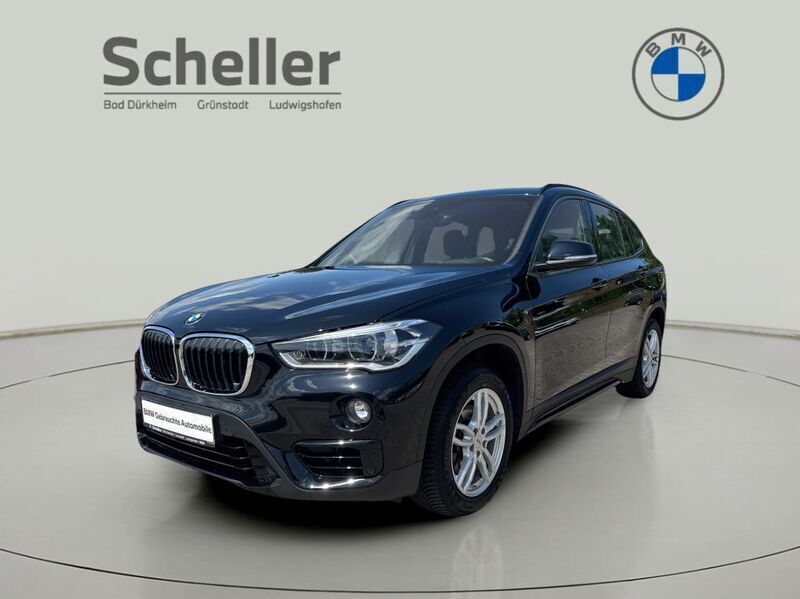 Schwarz Gebraucht 2018 BMW X1 Sport Line SUV | 22.900 € (Etwas zu teuer) - Bild 1/4